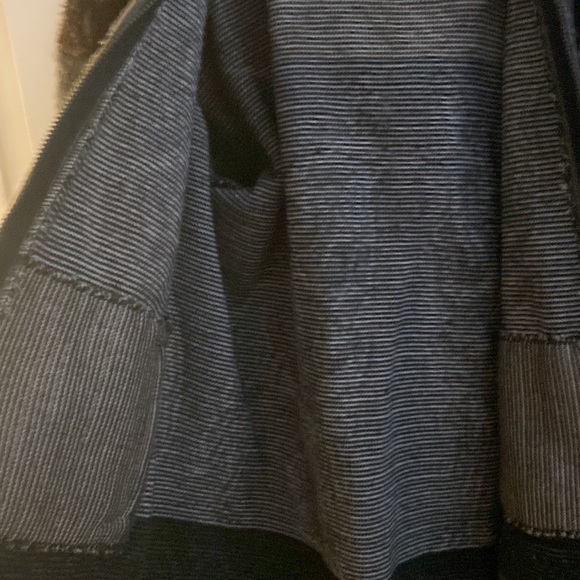 Wolf sweater jacket with hood size xl - Picture 5 of 6